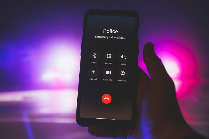 someone reporting a crime to the police
